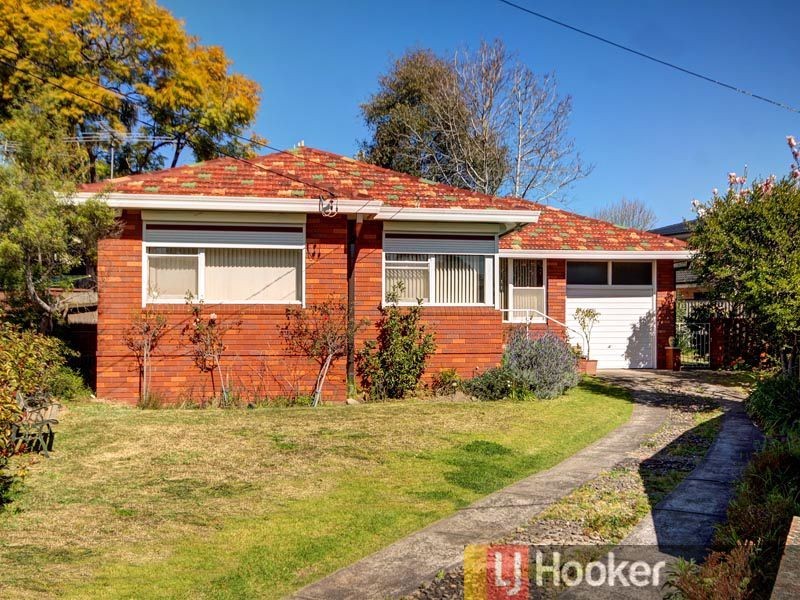 8 David Place, Peakhurst NSW 2210