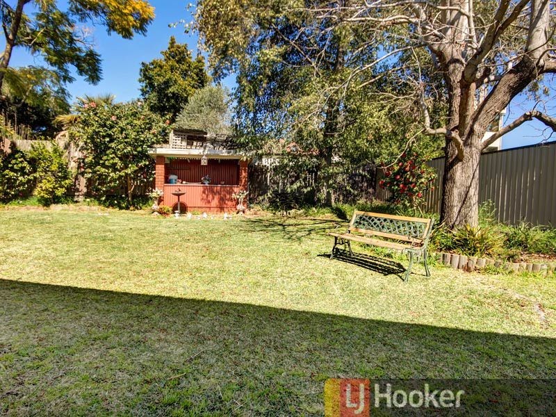 8 David Place, Peakhurst NSW 2210