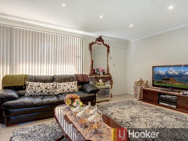 8 David Place, Peakhurst NSW 2210