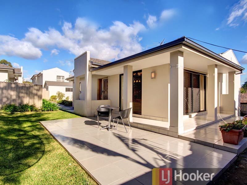 4/2B Hymen Street, Peakhurst NSW 2210