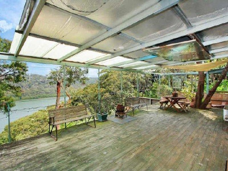 130 Lugarno Parade, Lugarno NSW 2210