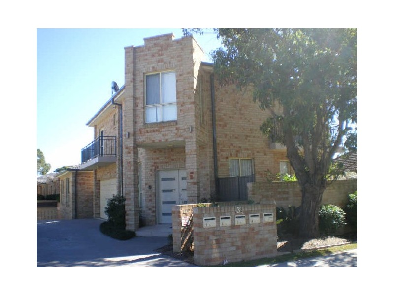 1/39 Ogilvy Street, Peakhurst NSW 2210