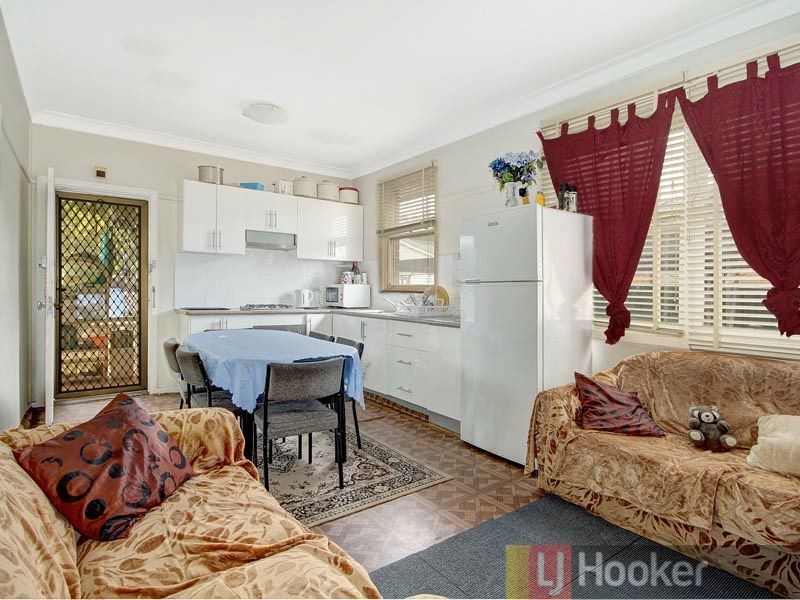 22 Hannans Road, Riverwood NSW 2210