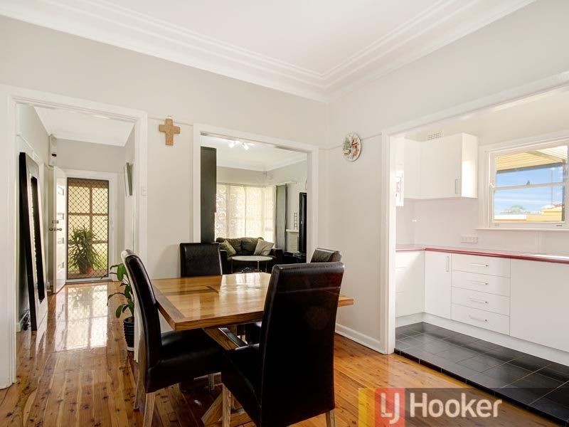 4 Mona Road, Riverwood NSW 2210