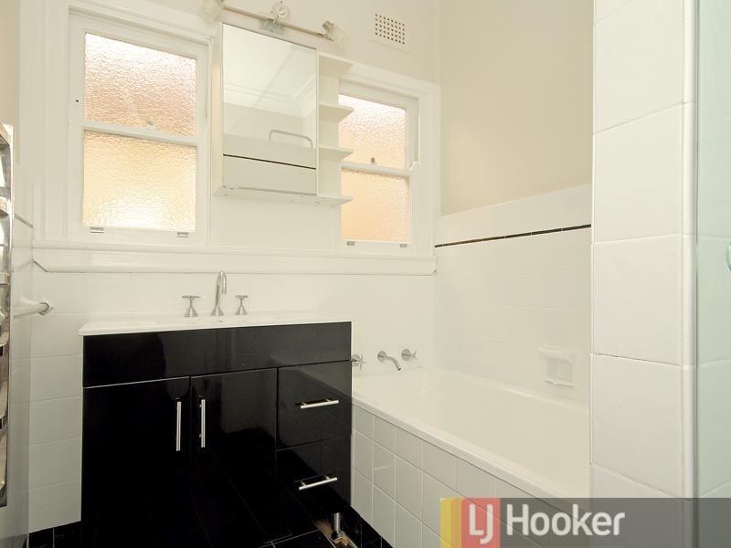 4 Mona Road, Riverwood NSW 2210