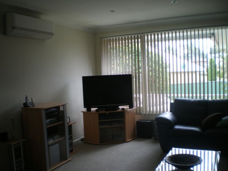 8 David Place, Peakhurst NSW 2210