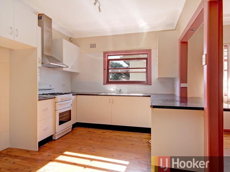 16 Bonds Road, Riverwood NSW 2210