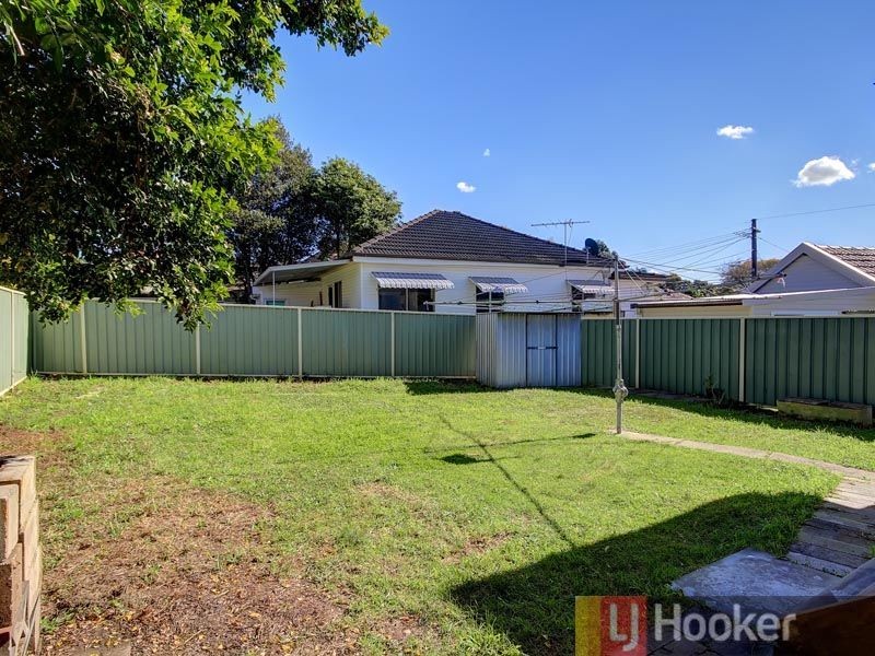16 Bonds Road, Riverwood NSW 2210