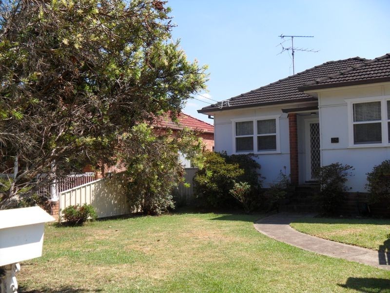 28 William Road, Riverwood NSW 2210