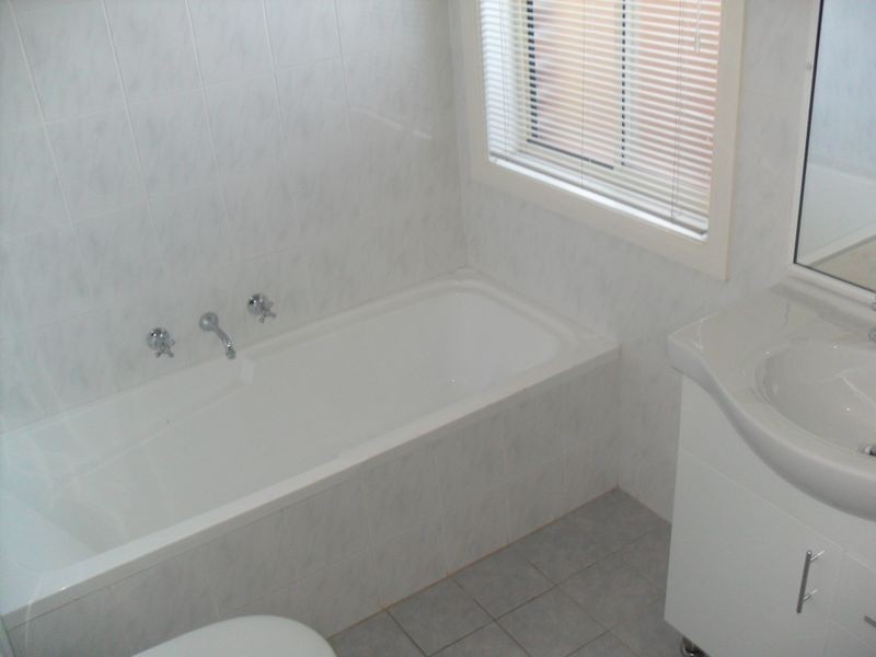 2A Mavis Avenue, Peakhurst NSW 2210