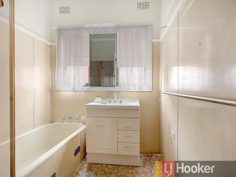 65 Shenstone Road, Riverwood NSW 2210