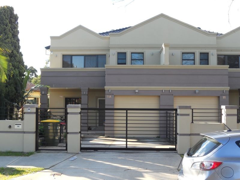 11A Earls Avenue, Riverwood NSW 2210