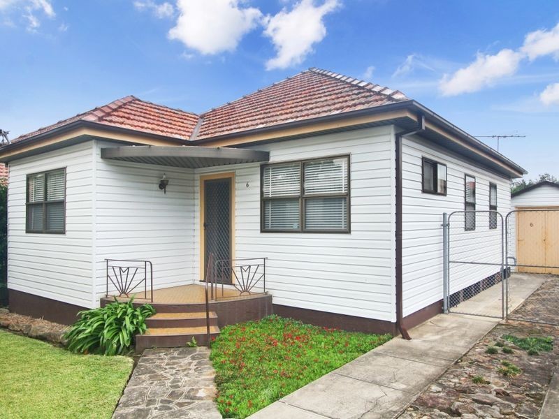 6 William Road, Riverwood NSW 2210