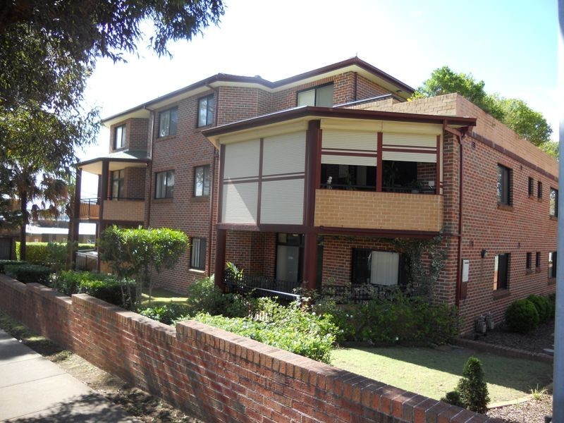 2/2-4 Cairns Street, Riverwood NSW 2210