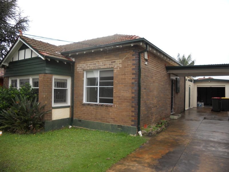 32 Wolli Street, Kingsgrove NSW 2208