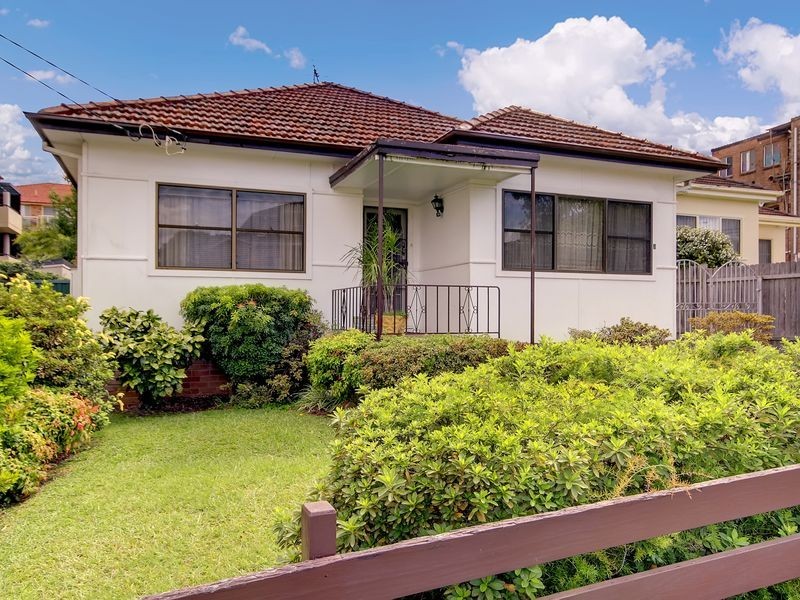4 Morotai Avenue, Riverwood NSW 2210
