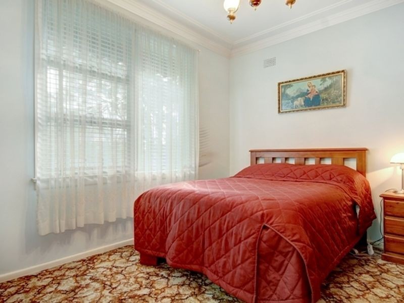 20 Elwin Street, Peakhurst NSW 2210