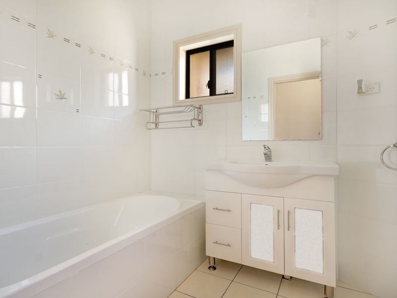 4/2B Hymen Street, Peakhurst NSW 2210