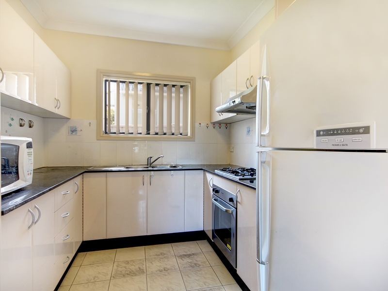 4/2B Hymen Street, Peakhurst NSW 2210