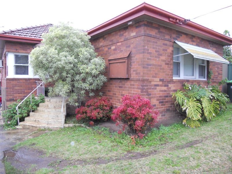 31 Bonds Road, Riverwood NSW 2210