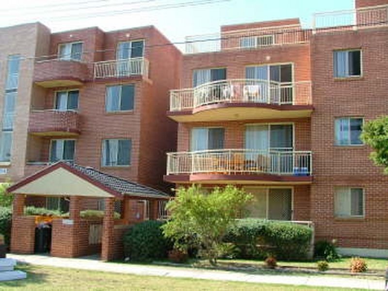 15/2-8 Short Road, Riverwood NSW 2210