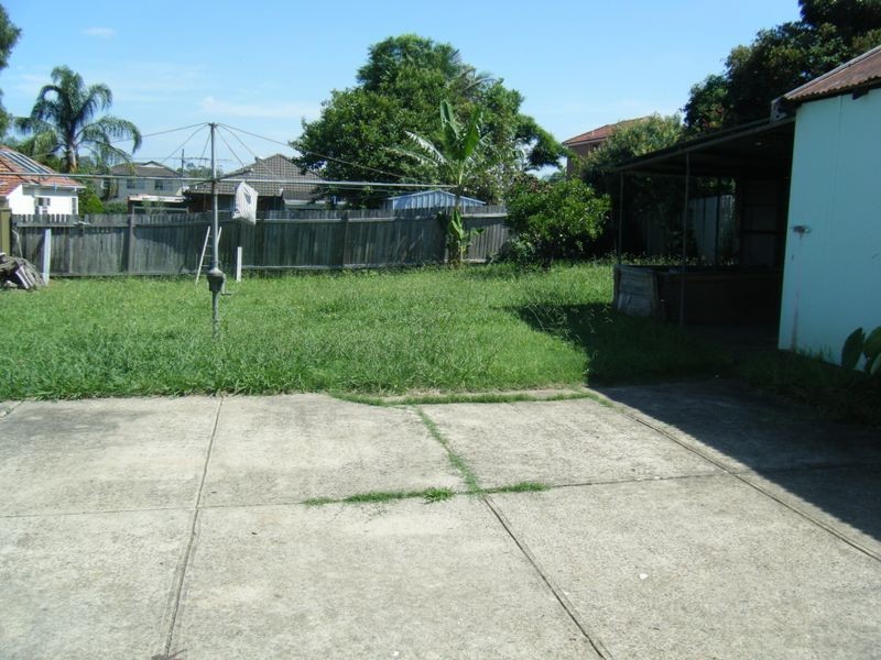 257 Bonds Road, Riverwood NSW 2210