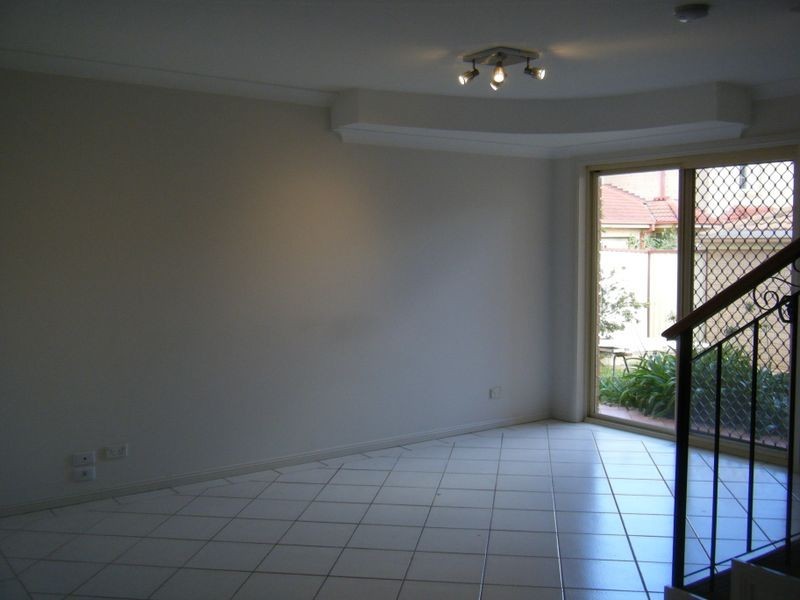 1/30-32 Grove Avenue, Narwee NSW 2209