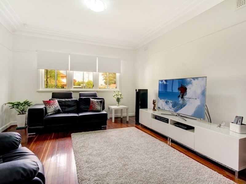 2 Alverstone Street, Riverwood NSW 2210