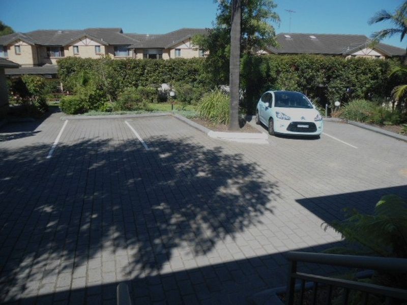 4/68-74 Bonds Road, Roselands NSW 2196