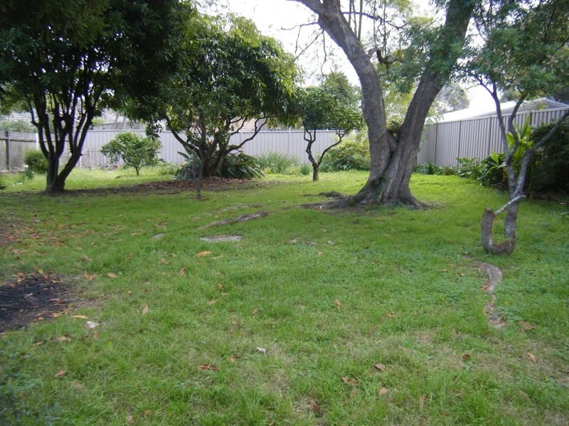 9 Clarke Street North, Peakhurst NSW 2210