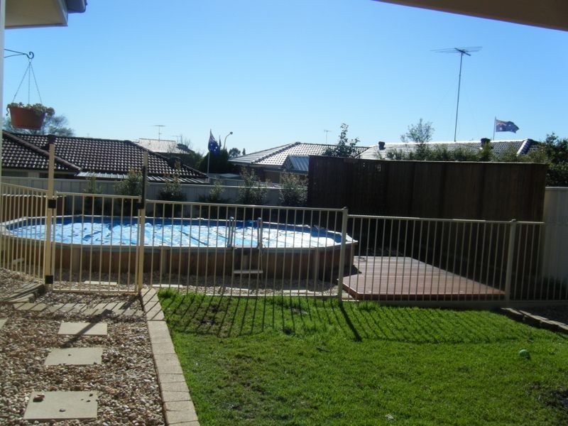 100 Welling Drive, Narellan Vale NSW 2567