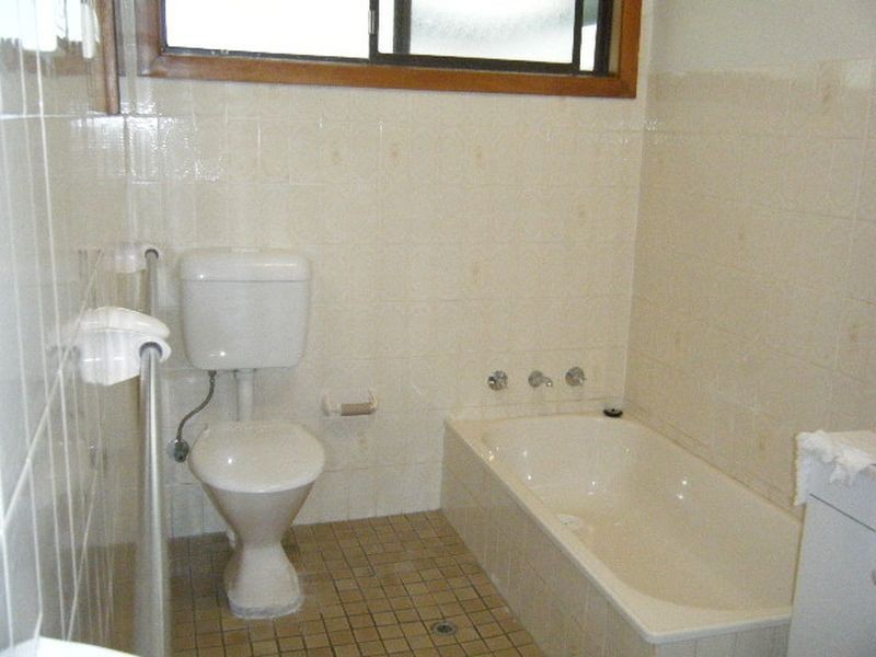 33 Elwin Street, Peakhurst NSW 2210