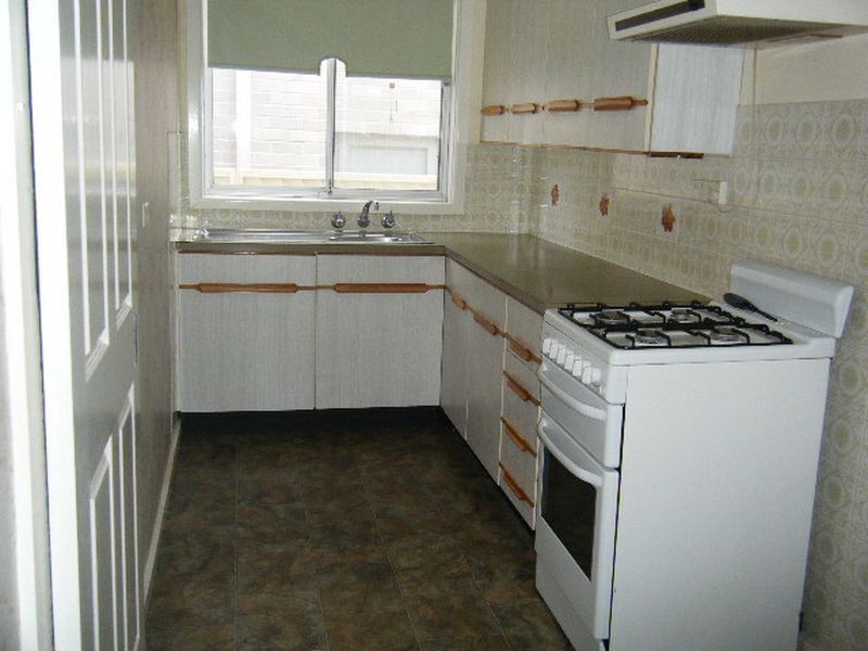 7 Highland Road, Peakhurst NSW 2210