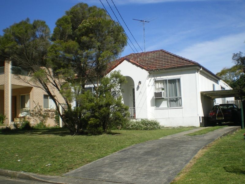 13 Short Road, Riverwood NSW 2210