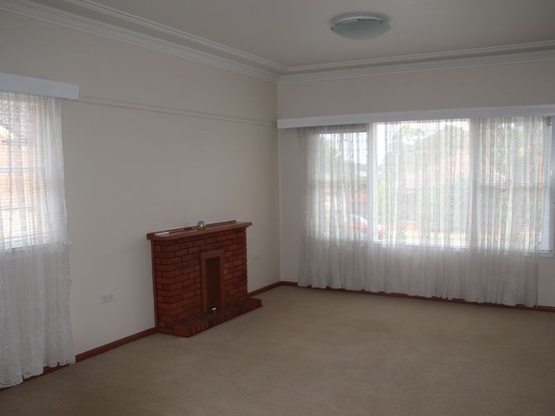 16 Beale Crescent, Peakhurst NSW 2210
