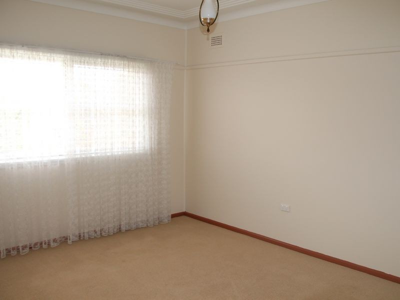 16 Beale Crescent, Peakhurst NSW 2210