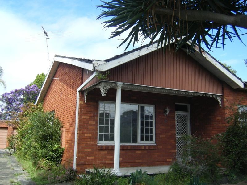 19 Henry Lawson Drive, Peakhurst NSW 2210