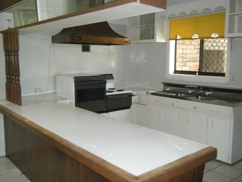 17 Henry Lawson Drive, Peakhurst NSW 2210