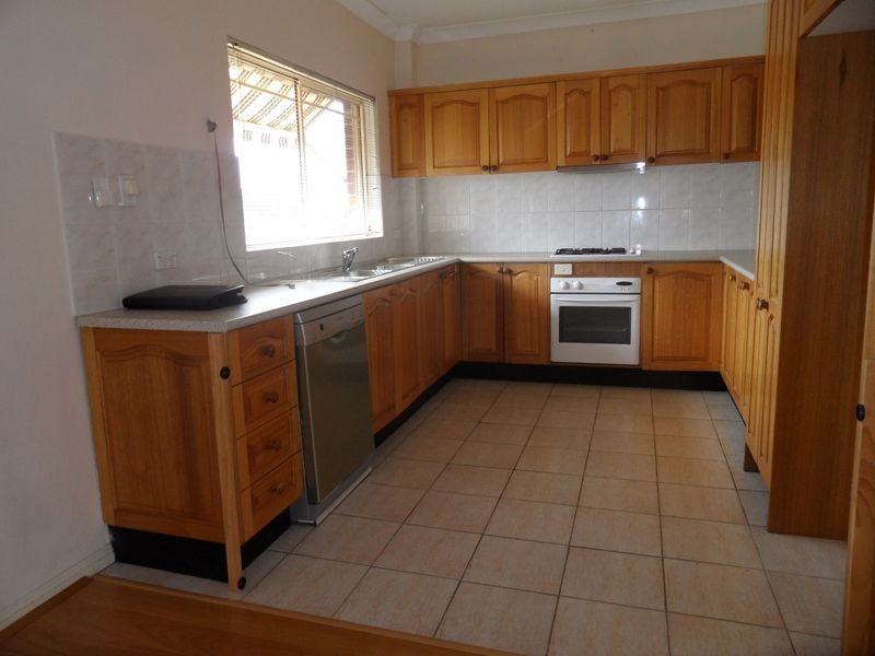 2/15-17 Salt Pan Road, Peakhurst NSW 2210