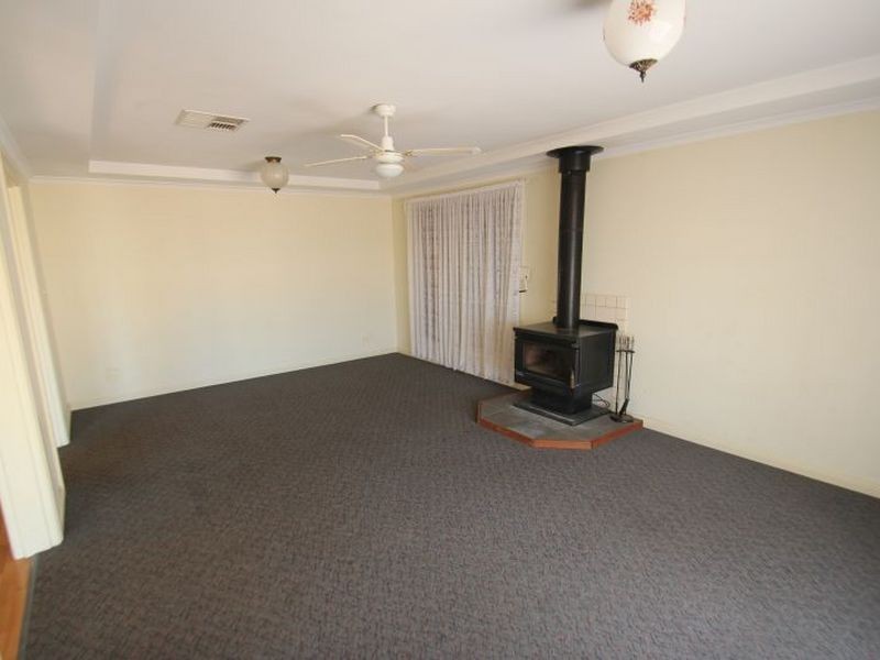 6 Reynolds Street, Moonta Bay SA 5558