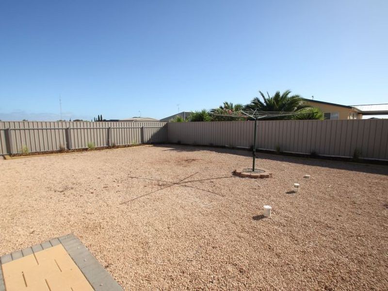 6 Reynolds Street, Moonta Bay SA 5558
