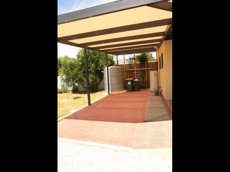 64 George Street, Moonta SA 5558