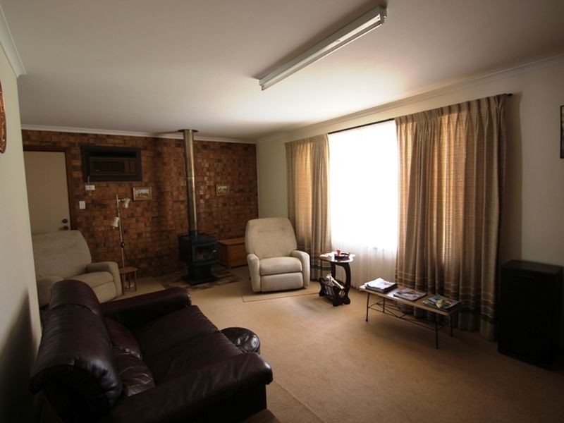 11 Bay Road, Moonta Bay SA 5558