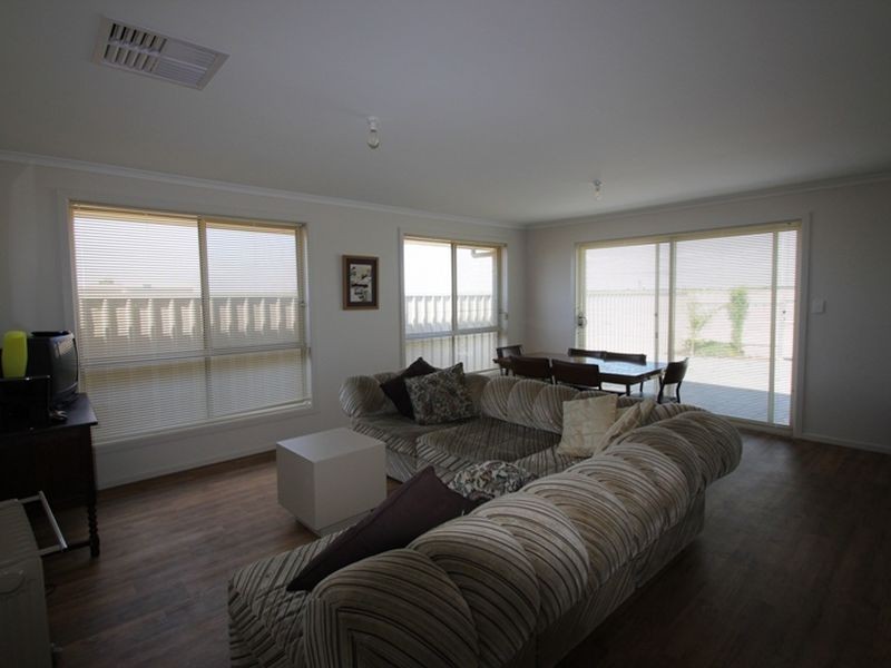 2a Clarke Street, Wallaroo SA 5556