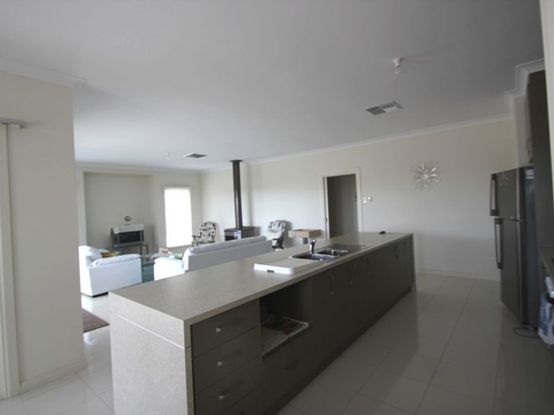 25 Gill Street, Moonta Bay SA 5558