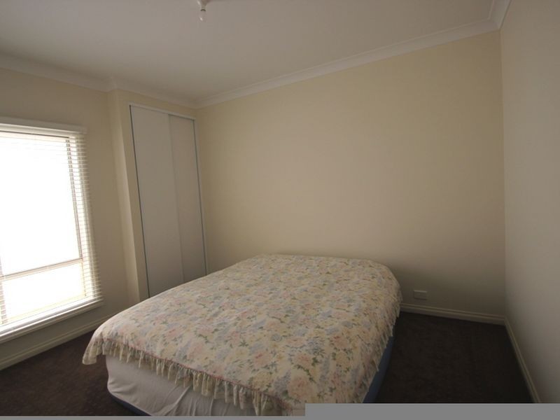 25 Gill Street, Moonta Bay SA 5558