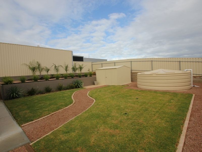 25 Gill Street, Moonta Bay SA 5558