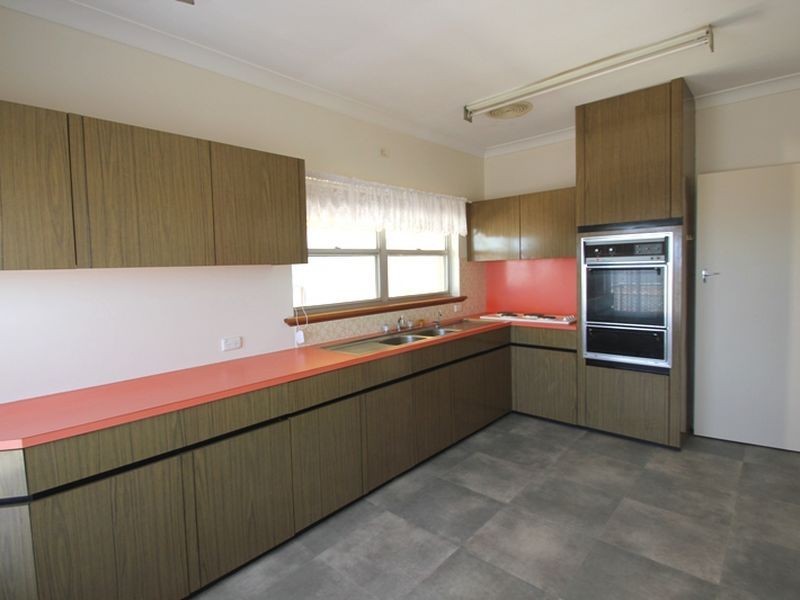 8 Carleton Crescent, Wallaroo SA 5556