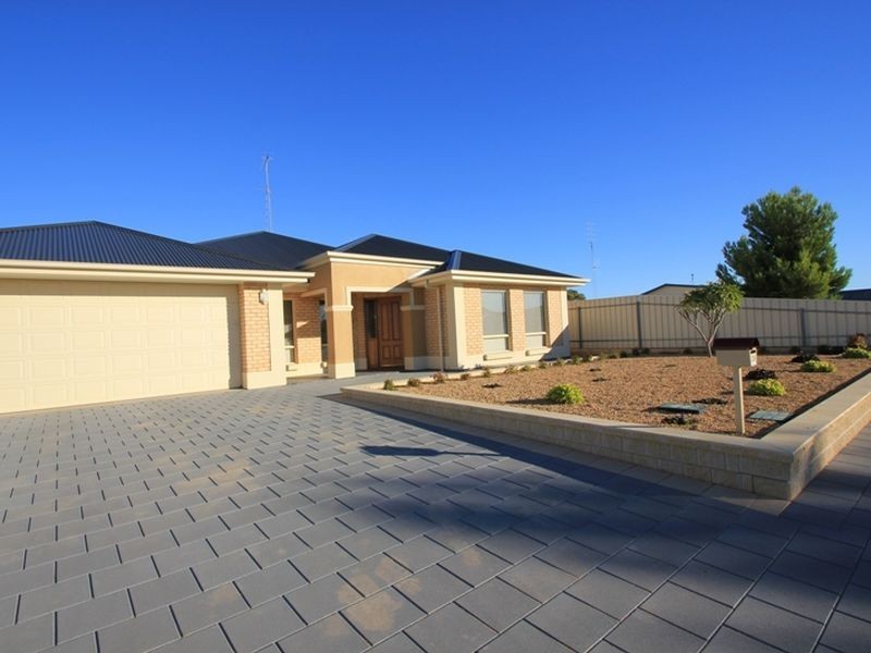 38 Lyndon Avenue, Moonta Bay SA 5558