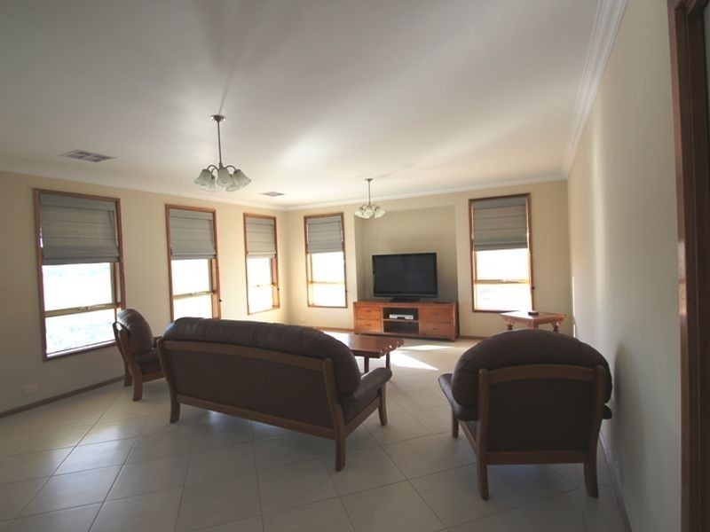 38 Lyndon Avenue, Moonta Bay SA 5558